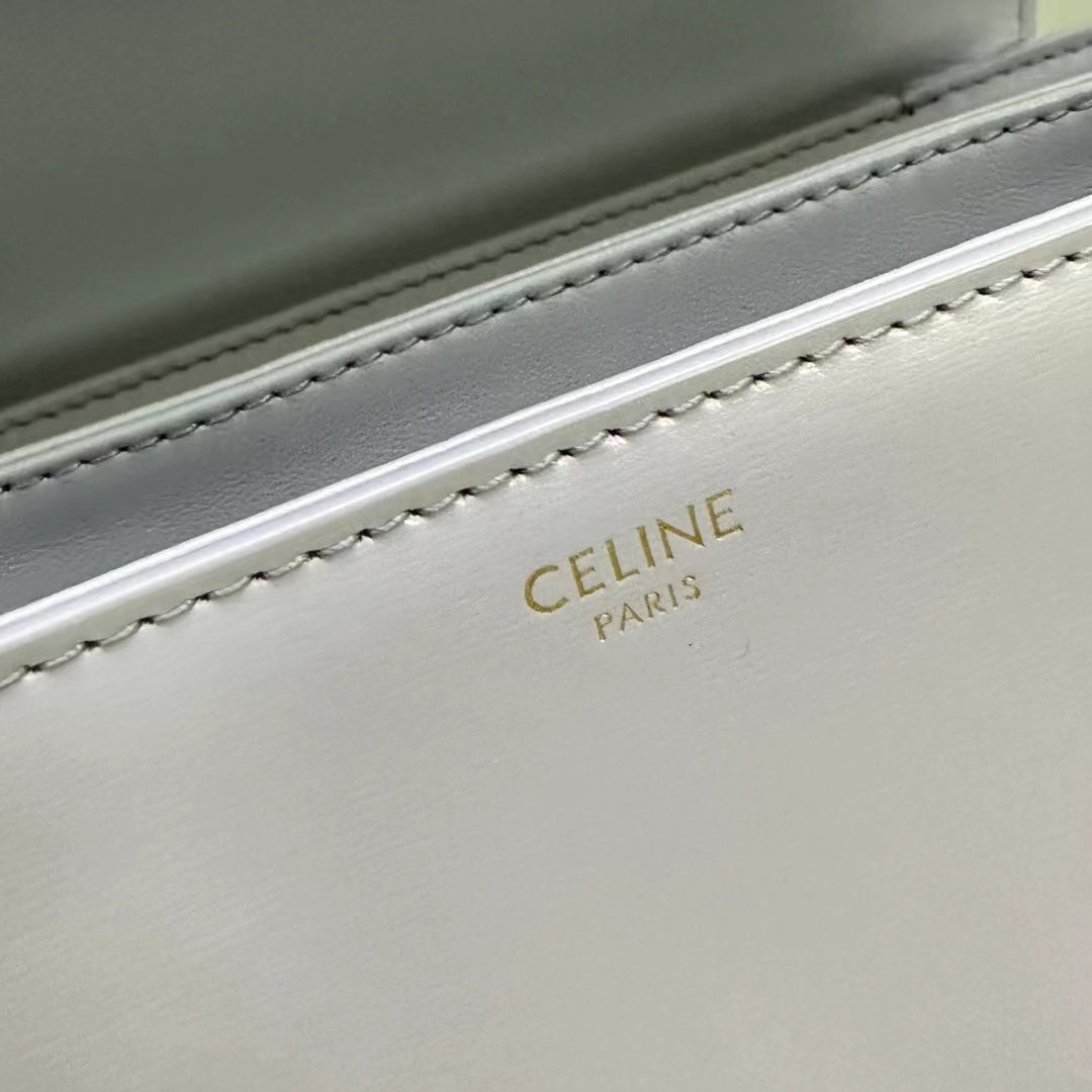 CLASSIQUE TRIOMPHE 22 LIGHT LILAC CALFSKIN