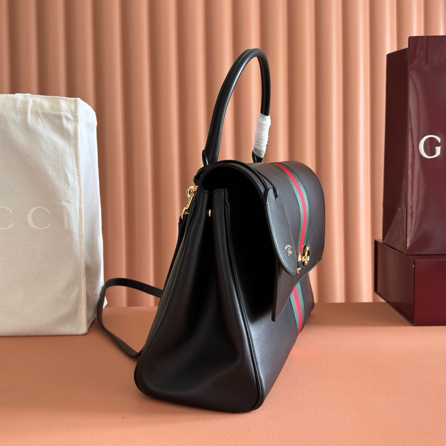 Gucci 2026 Paparazzo Shoulder Bag 37cm Black Red Green Leather Canvas