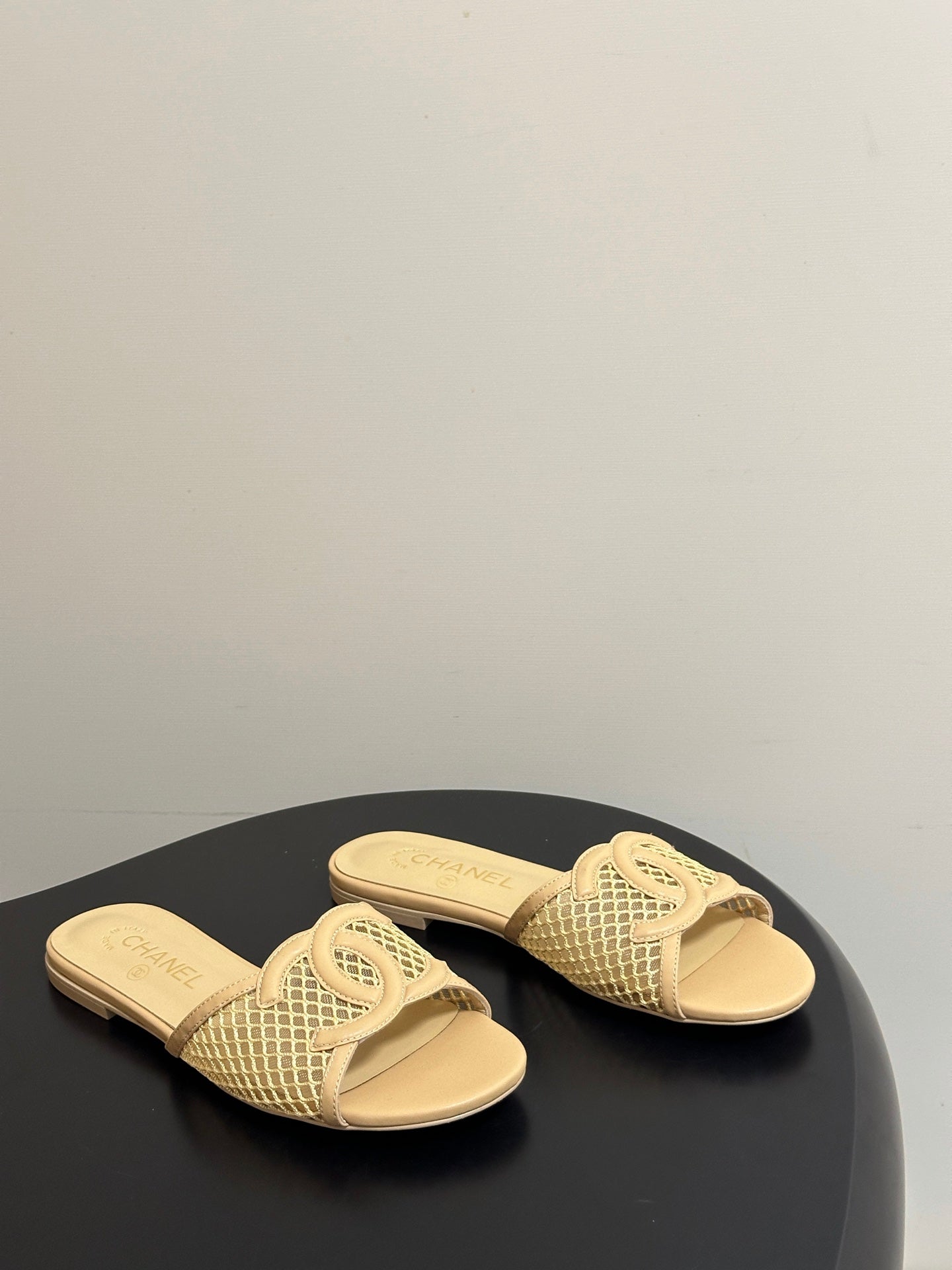 Chanel 2026 Slippers Sheepskin 834668