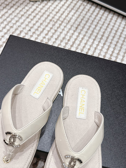 CC 26s Thong Sandals Light Beige Suede Sheepskin 632353