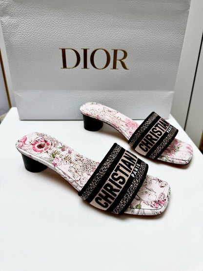 CD 26s Embroidered Sandals Light Pink Black Canvas Leather 683010