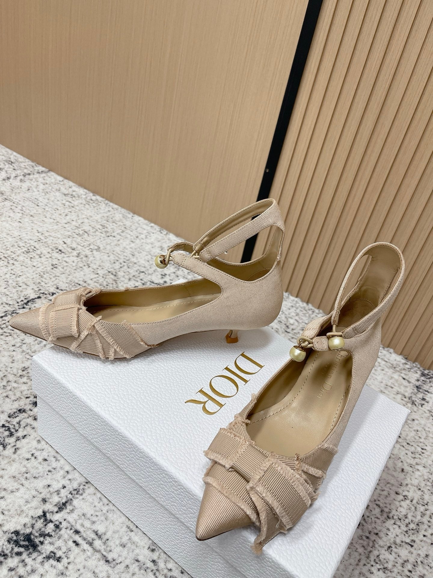 CD 26s Pump 40 Beige Canvas Pearl Hardware 643493