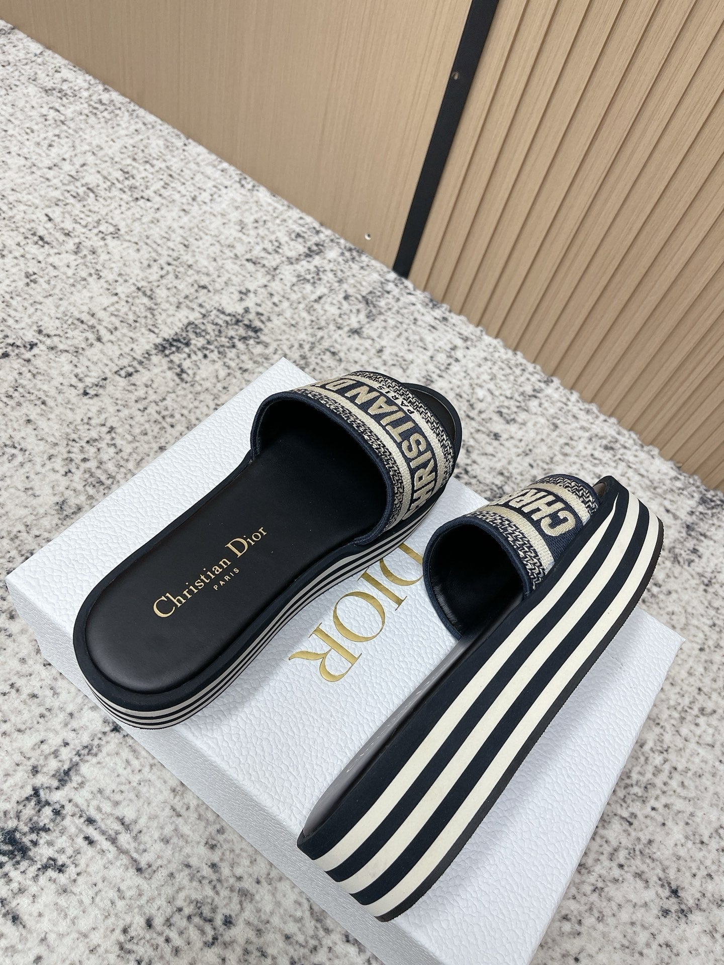 CD 26s Platform Embroidered Sandals Beige Black Canvas Leather 643500