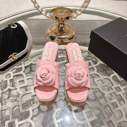 CC 26s Camellia Platform Slippers 65 Pink Patent Leather 627045