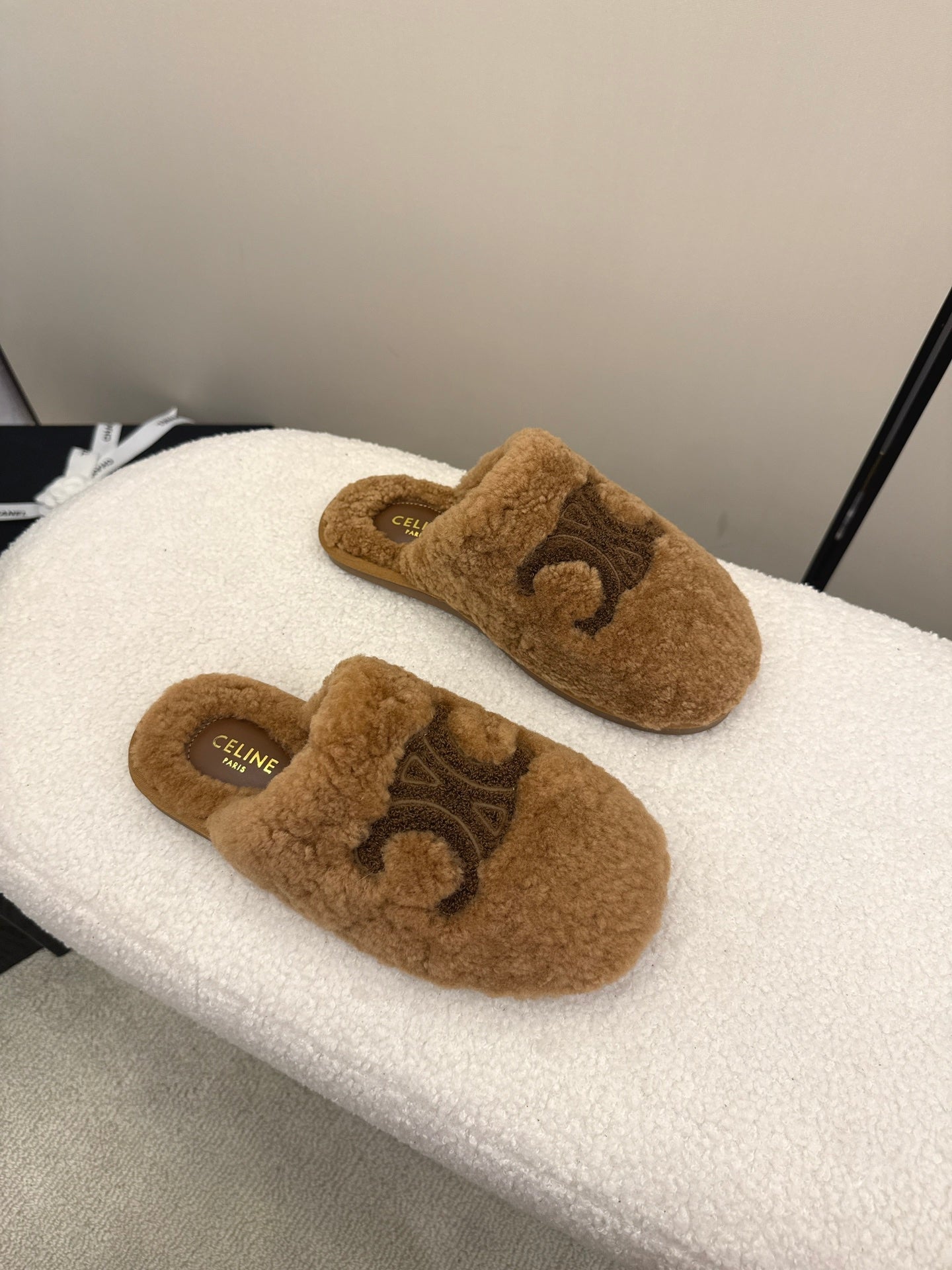 CL Elena Mule in Shearling 10mm Brown Wool 435861