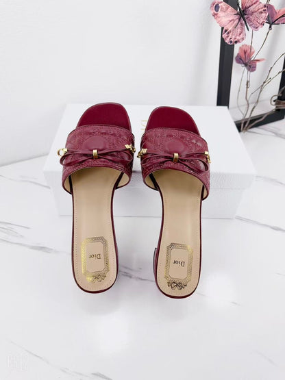 CD 26s Slippers Burgundy Beige Cowhide 681590