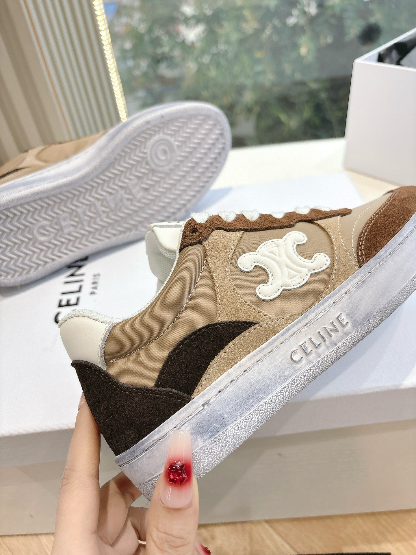 CELINE Sneaker Bronze Suede 285894