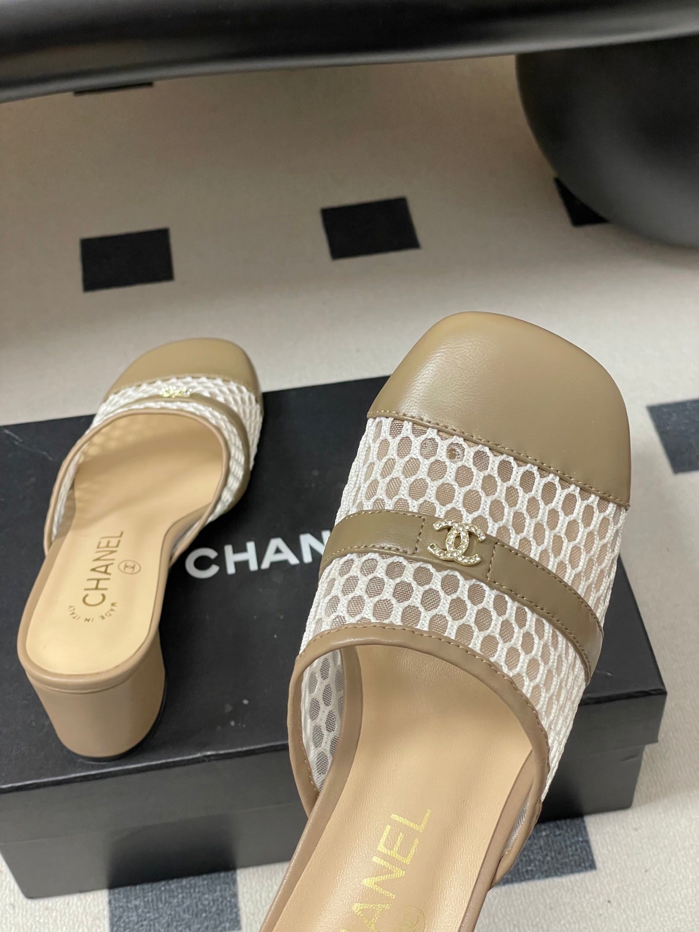 CC 26s High-Heeled Mules 65 Light Taupe Cowhide 649462