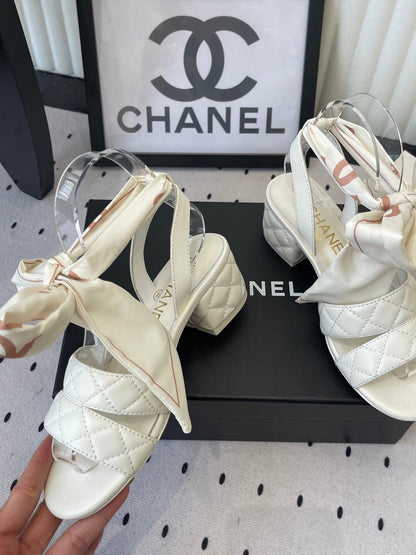 CC 26s Sandals 55 White Sheepskin 650079