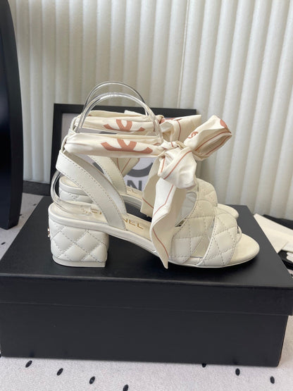 CC 26s Sandals 55 White Sheepskin 650079
