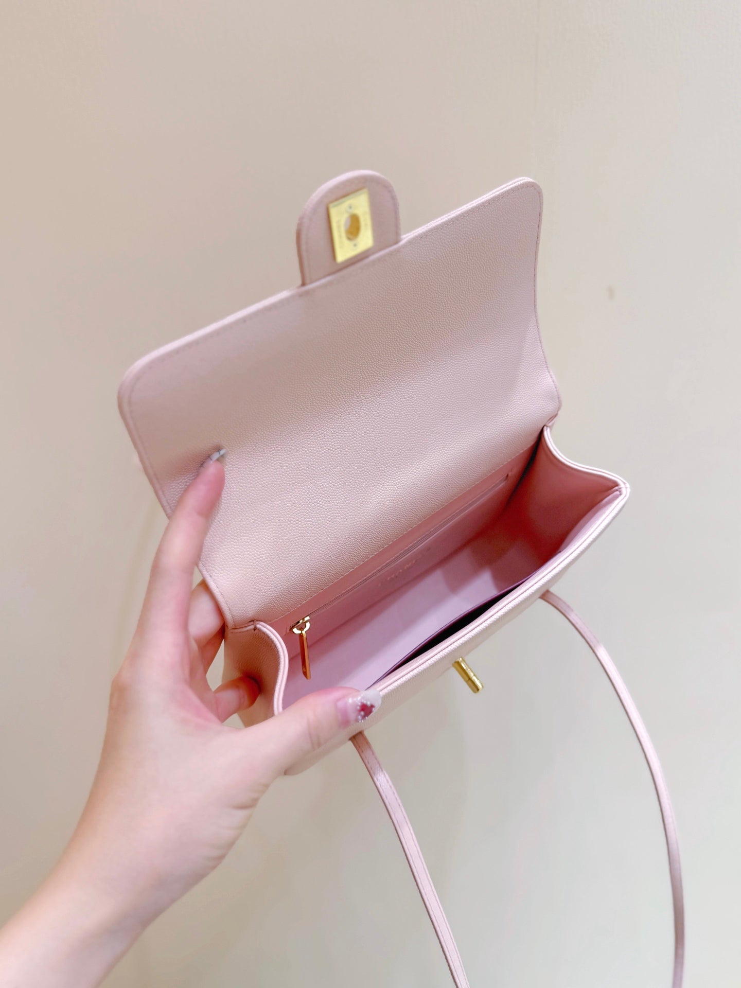 Chanel 26 Shoulder Bag 22cm Pink Caviar Leather 351910