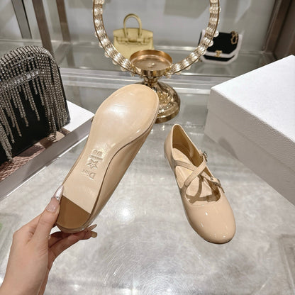CD 26 Ballet Flats Beige Patent Leather 592211