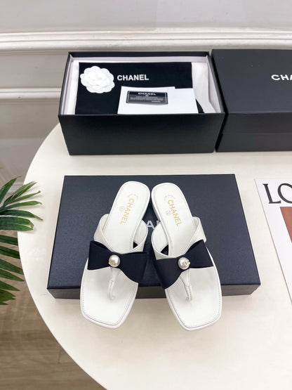 Chanel 2026 Double C Pearl Bow Flip-Flops Leather Sheepskin 831448