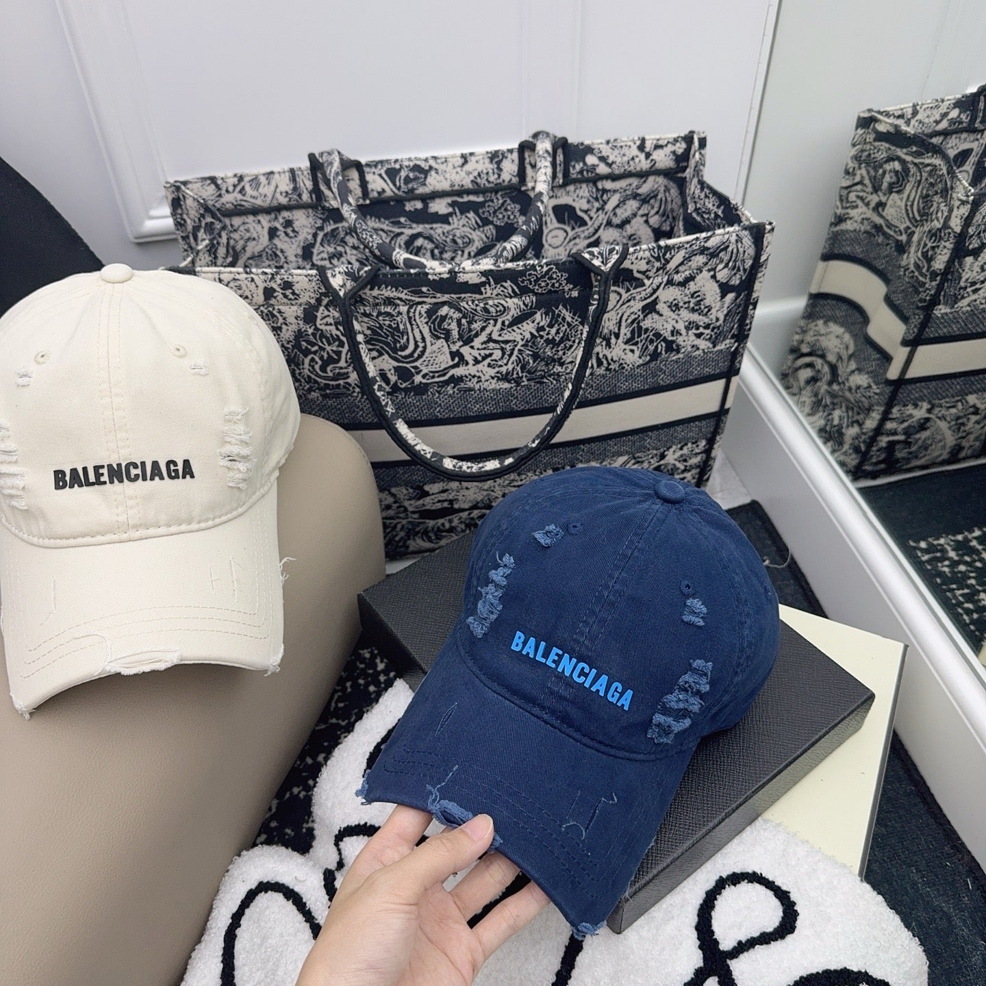 Balenciaga  Baseball Cap