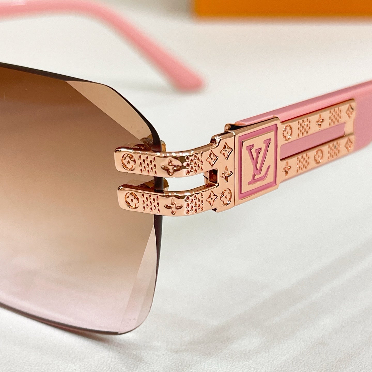 Louis Vuitton Sunglasses-Z21943E